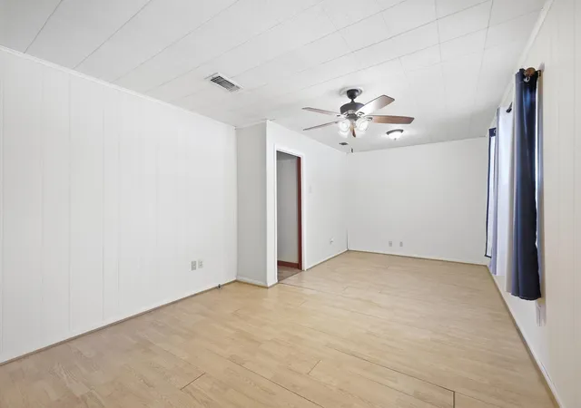 Photo 2 of Single family home for sale at 309 Elm St, Whitesboro, TX 76273 | MLS# 21387951 | Listing updated on 2026-09-17