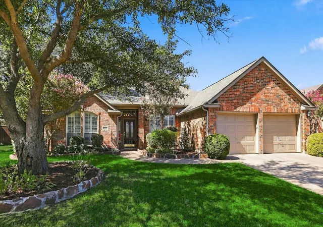 Photo 2 of Sale Pending at 1109 Oakhollow Dr, Corinth, TX 76210 | MLS# 21377781 | Listing updated on 2026-09-26