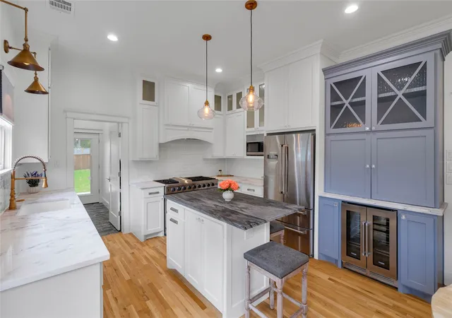 Photo 1 of Single family home for sale at 5727 Victor St, Dallas, TX 75214 | MLS# 21388490 | Listing updated on 2026-10-06