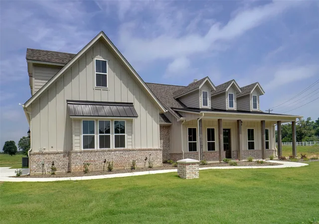 Photo 2 of Single family home for sale at 9101 Zion Hl Rd, Poolville, TX 76487 | MLS# 21386847 | Listing updated on 2026-10-07