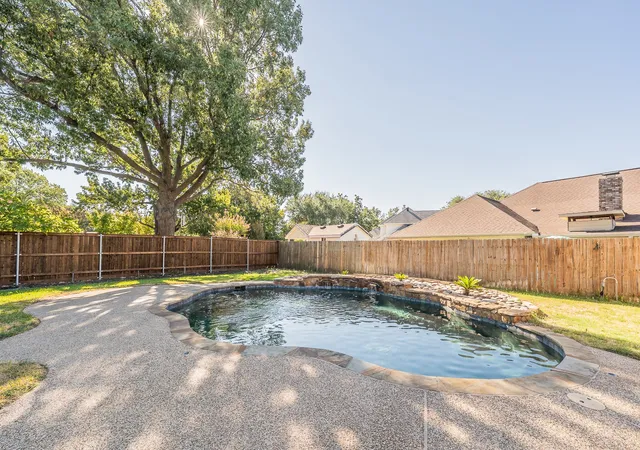 Photo 3 of Single family home for sale at 7536 Oak Park Dr, North Richland Hills, TX 76182 | MLS# 21386280 | Listing updated on 2026-09-17
