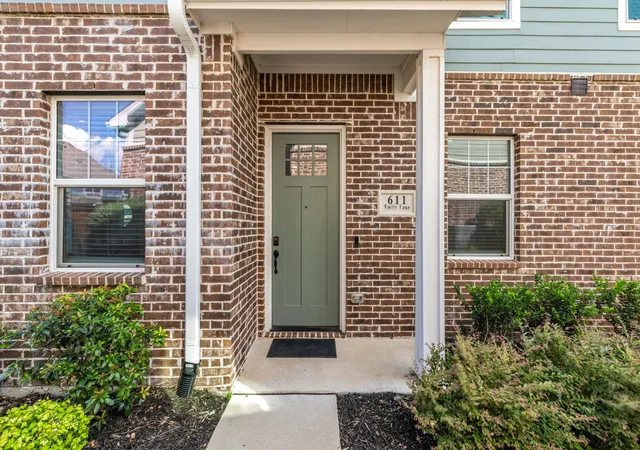 Photo 1 of Single family home for sale at 611 Emily Ln, Wylie, TX 75098 | MLS# 21388601 | Listing updated on 2026-10-03