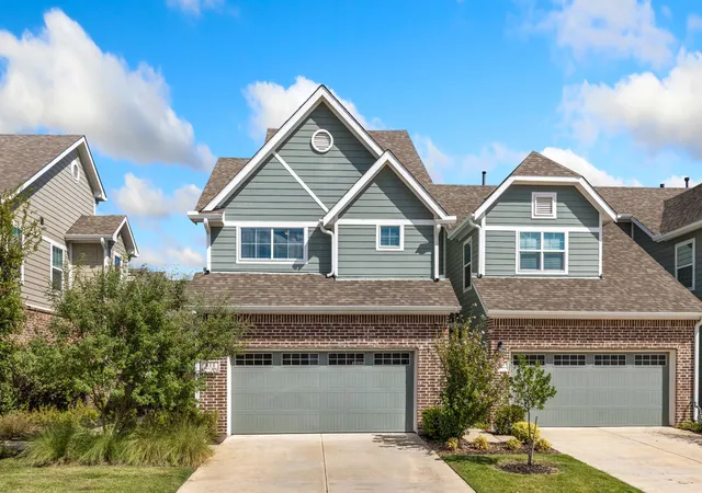 Photo 3 of Single family home for sale at 611 Emily Ln, Wylie, TX 75098 | MLS# 21388601 | Listing updated on 2026-10-03