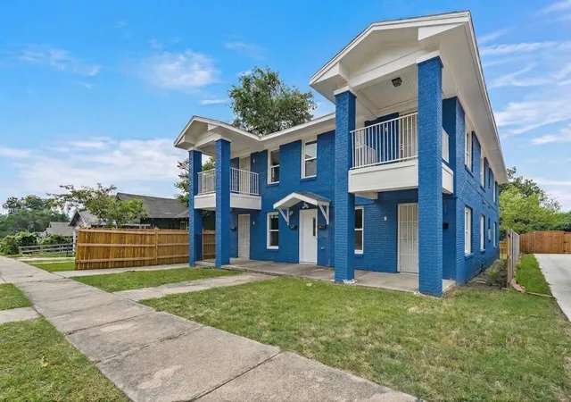Multi family home for sale at 1016 E Arlington Ave, Fort Worth, TX 76104 | MLS# 21388549