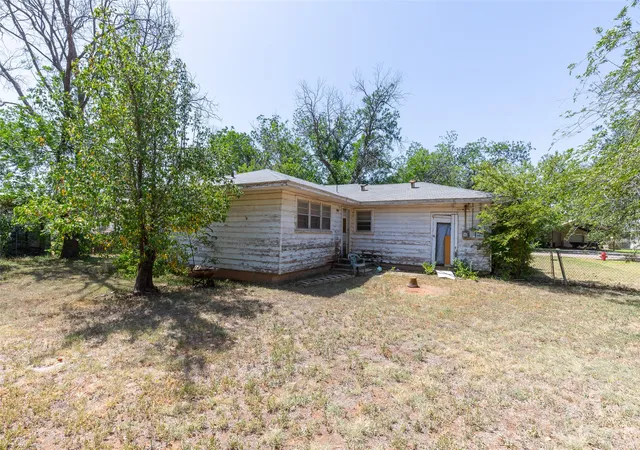 Photo 3 of Single family home for sale at 1404 Herring, Merkel, TX 79536 | MLS# 21388600 | Listing updated on 2026-09-17