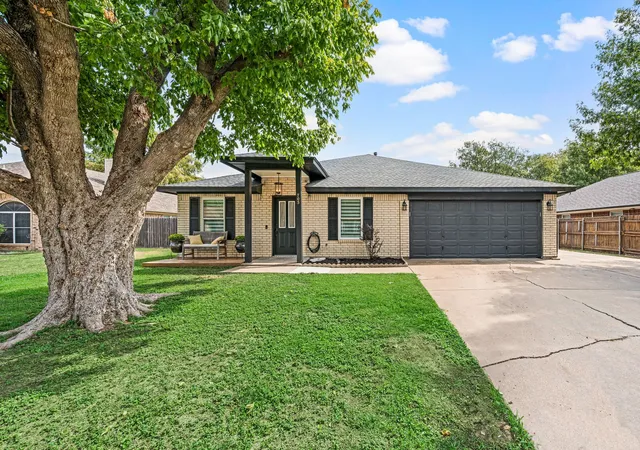 Photo 2 of Single family home for sale at 705 Western Trl, Keller, TX 76248 | MLS# 21386438 | Listing updated on 2026-10-09