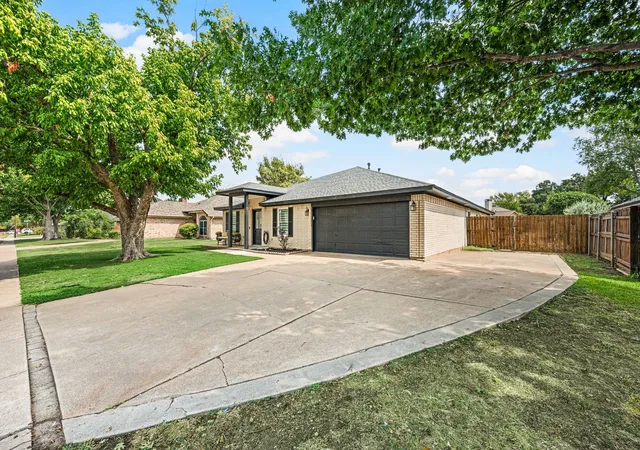 Photo 3 of Single family home for sale at 705 Western Trl, Keller, TX 76248 | MLS# 21386438 | Listing updated on 2026-10-09