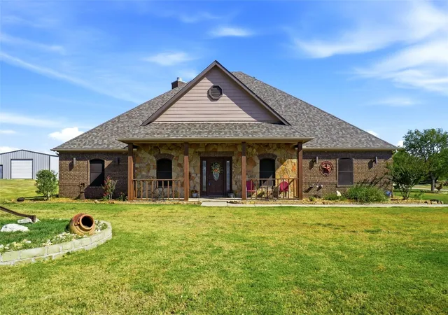 Photo 2 of Single family home for sale at 6104 High Meadows Dr, Krum, TX 76249 | MLS# 21386230 | Listing updated on 2026-10-08