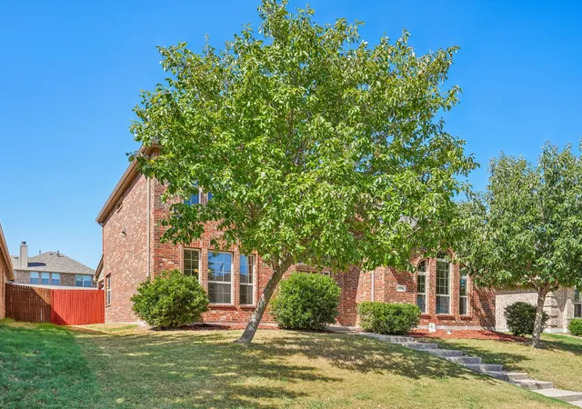 Photo 3 of Single family home for sale at 123 Parkwood Dr, Wylie, TX 75098 | MLS# 21386791 | Listing updated on 2026-10-08