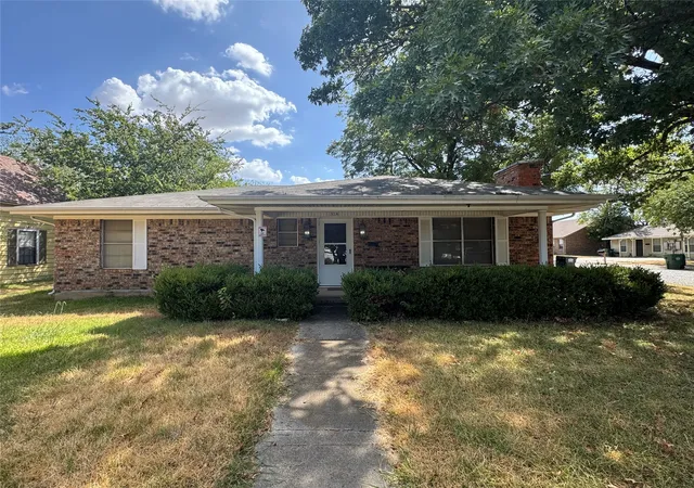 Photo 1 of Single family home for sale at 314 Hall St, Whitesboro, TX 76273 | MLS# 21371432 | Listing updated on 2026-09-29