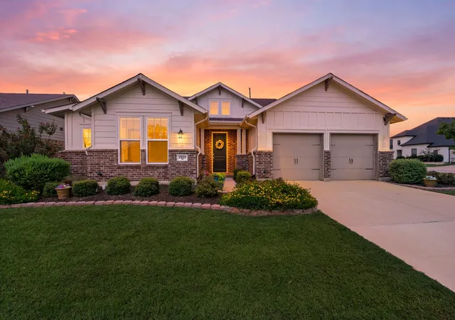 Photo 1 of Single family home for sale at 2900 Peekaboo Ln, Justin, TX 76247 | MLS# 21383764 | Listing updated on 2026-09-27