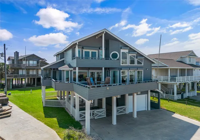 Single family home for sale at 4239 Spoonbill Ln, Galveston, TX 77554 | MLS# 21388676