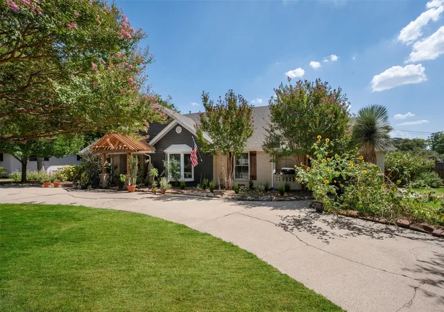 Photo 3 of Single family home for sale at 13666 Peyton Dr, Dallas, TX 75240 | MLS# 21381585 | Listing updated on 2026-10-09