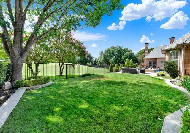 Photo 4 of Sale Pending at 5325 Blake Dr, Plano, TX 75093 | MLS# 21386032 | Listing updated on 2026-09-28