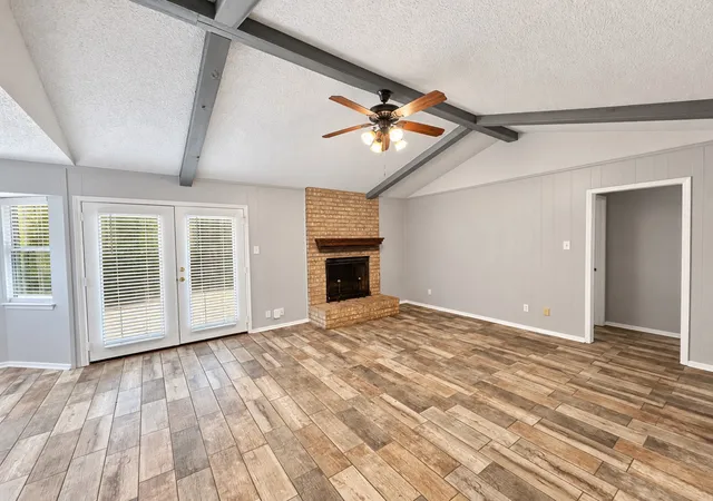 Photo 2 of Single family home for sale at 2809 Bent Tree Ln, Arlington, TX 76016 | MLS# 21387408 | Listing updated on 2026-10-08