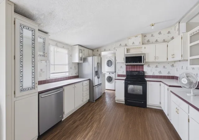 Photo 3 of Multi family home for sale at 902 Old Church Rd, Waxahachie, TX 75165 | MLS# 21387919 | Listing updated on 2026-09-25