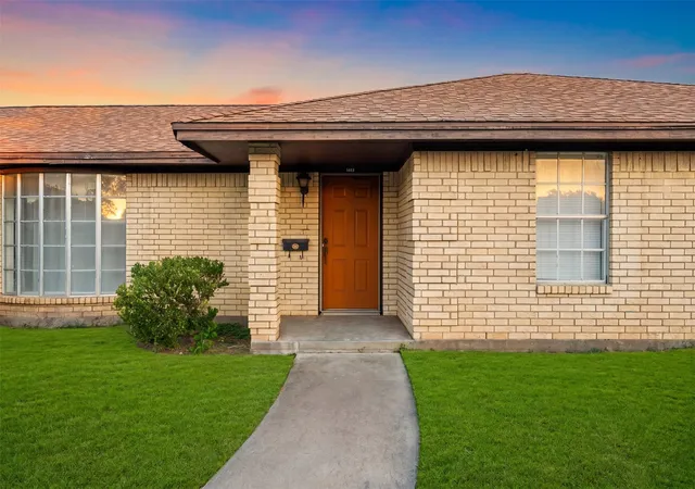 Photo 2 of Single family home for sale at 1825 Mahalia Dr, Waco, TX 76705 | MLS# 21380232 | Listing updated on 2026-09-17