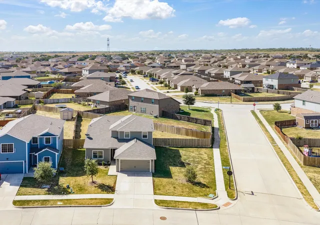 Photo 3 of Single family home for sale at 122 Austin Ave, Venus, TX 76084 | MLS# 21356307 | Listing updated on 2026-10-07