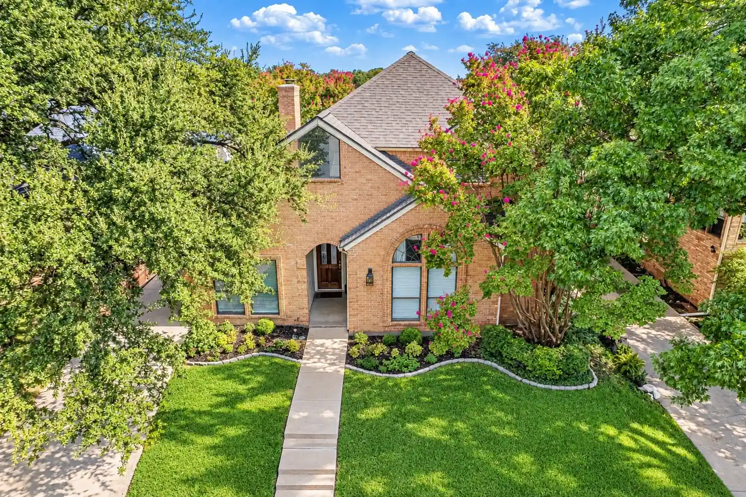 Photo 1 of Sale Pending at 6816 Riverridge Rd, Fort Worth, TX 76116 | MLS# 21388757 | Listing updated on 2026-10-25