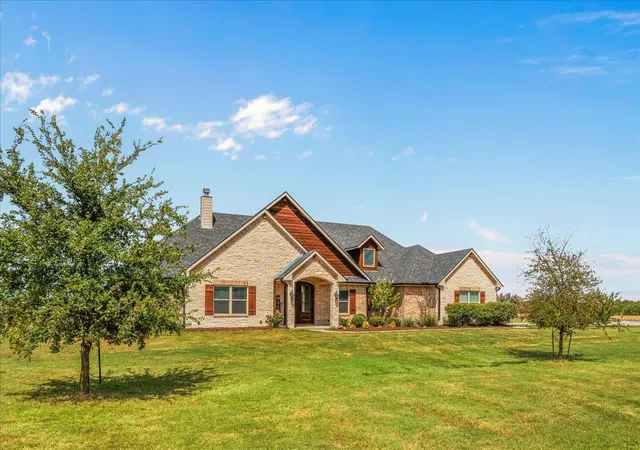 Photo 2 of Sale Pending at 3674 County Rd 2142, Caddo Mills, TX 75135 | MLS# 21388717 | Listing updated on 2026-10-02