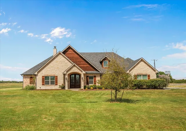 Photo 3 of Sale Pending at 3674 County Rd 2142, Caddo Mills, TX 75135 | MLS# 21388717 | Listing updated on 2026-10-02