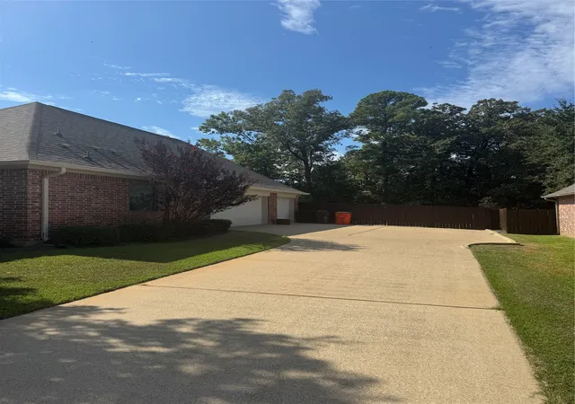 Photo 2 of Sale Pending at 1796 Turning Leaf Trl, Haughton, LA 71037 | MLS# 21388433 | Listing updated on 2026-09-28
