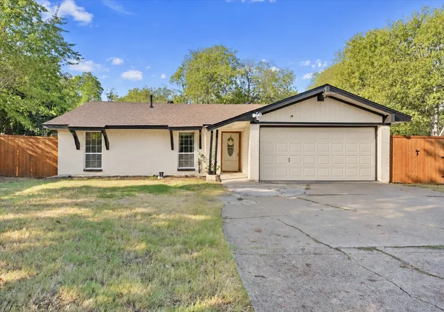 Photo 2 of Single family home for sale at 9308 Sandyhook Cir, Dallas, TX 75227 | MLS# 21388707 | Listing updated on 2026-10-05