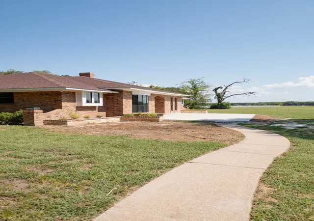 Photo 3 of Single family home for sale at 6373 Fm 2101, Quinlan, TX 75474 | MLS# 21388799 | Listing updated on 2026-09-17