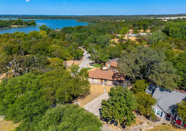 Photo 2 of Single family home for sale at 6940 Hatch Rd, Fort Worth, TX 76135 | MLS# 21379021 | Listing updated on 2026-09-17