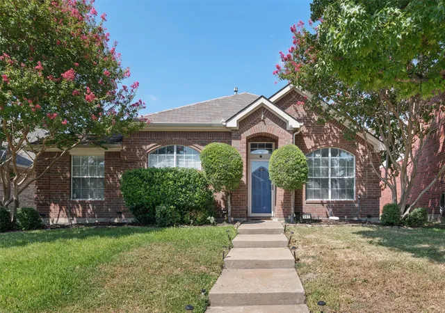Photo 1 of Single family home for sale at 307 Trailwood Dr, Allen, TX 75002 | MLS# 21385672 | Listing updated on 2026-09-17