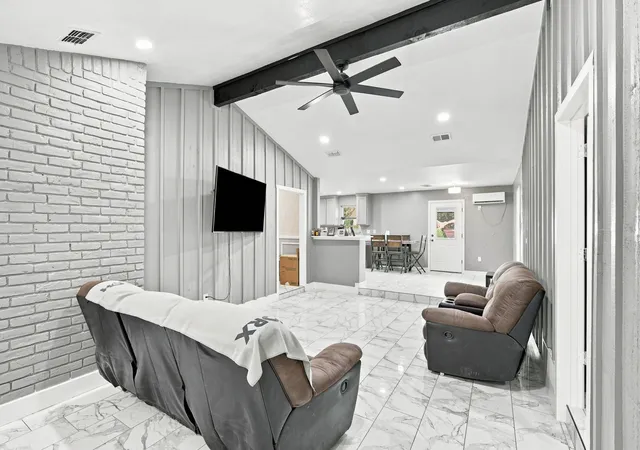 Photo 2 of Single family home for sale at 460 Fm 55, Italy, TX 76651 | MLS# 21388825 | Listing updated on 2026-09-29