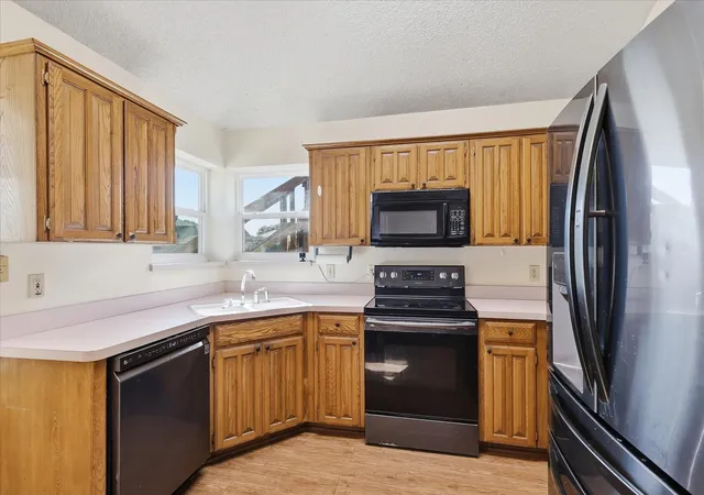Photo 3 of Sale Pending at 311 Alyse Rd, Roanoke, TX 76262 | MLS# 21386240 | Listing updated on 2026-10-05
