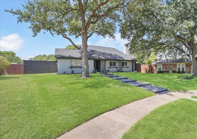 Photo 3 of Single family home for sale at 1635 Aurora Dr, Richardson, TX 75081 | MLS# 21385487 | Listing updated on 2026-09-30