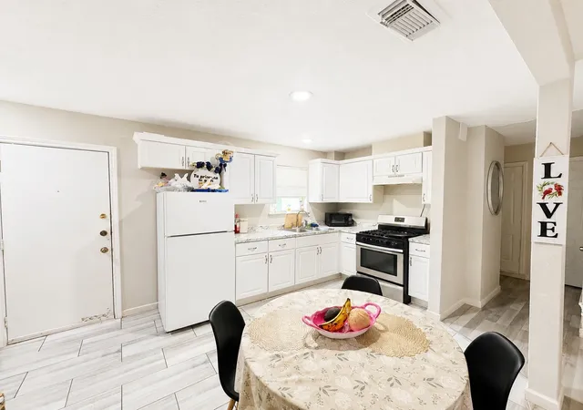 Photo 3 of Single family home for sale at 1125 Ridgeview St, Mesquite, TX 75149 | MLS# 21388477 | Listing updated on 2026-10-03