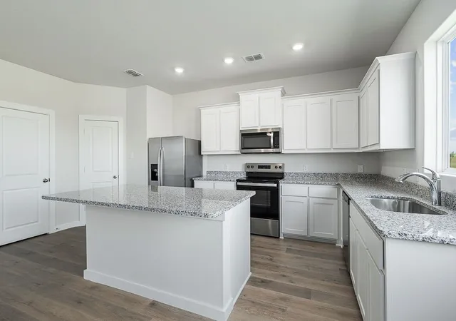 Photo 3 of Single family home for sale at 1302 Reed St, Greenville, TX 75401 | MLS# 21388908 | Listing updated on 2026-09-17