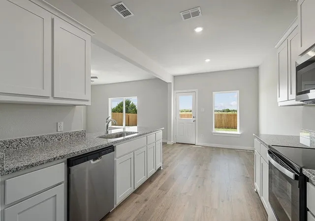 Photo 3 of Single family home for sale at 1210 Reed St, Greenville, TX 75401 | MLS# 21388917 | Listing updated on 2026-09-17