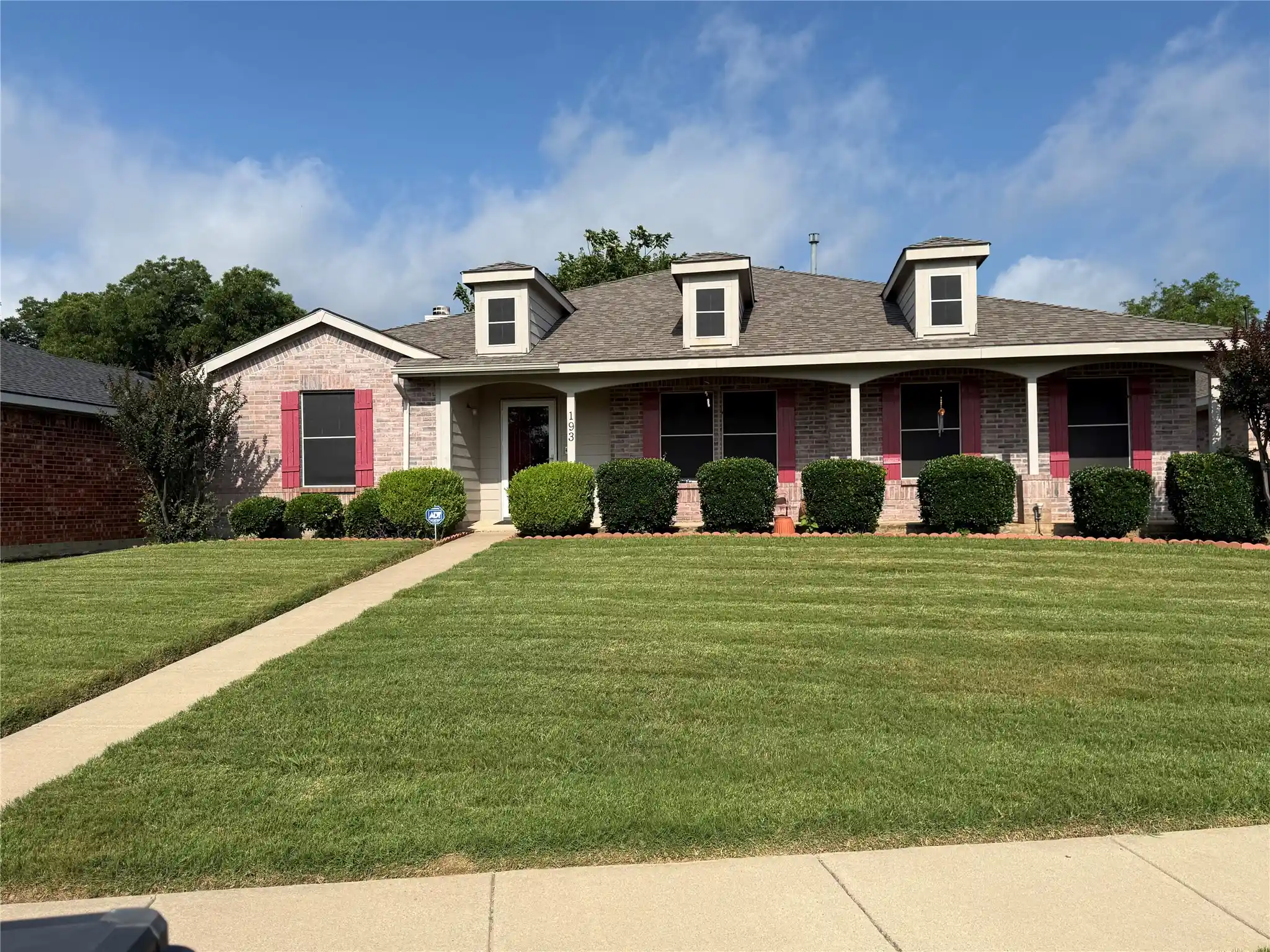 Photo 1 of Single family home for sale at 193 Rolling Ct, Lancaster, TX 75146 | MLS# 21367492 | Listing updated on 2026-10-24