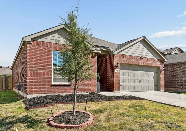 Photo 2 of Single family home for sale at 208 Emma Dr, Anna, TX 75409 | MLS# 21388928 | Listing updated on 2026-09-17