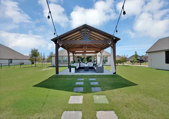 Photo 34 of Single family home for sale at 1110 Denton Crk Dr, Justin, TX 76247 | MLS# 21386403 | Listing updated on 2026-10-09