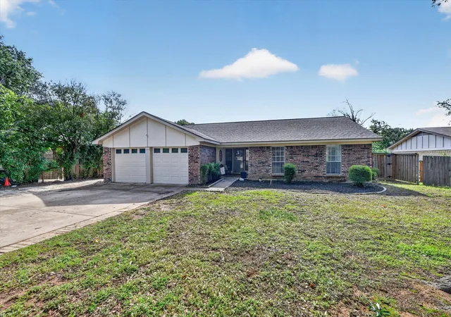 Photo 2 of Single family home for sale at 6724 Bartay Dr, North Richland Hills, TX 76182 | MLS# 21385636 | Listing updated on 2026-09-26