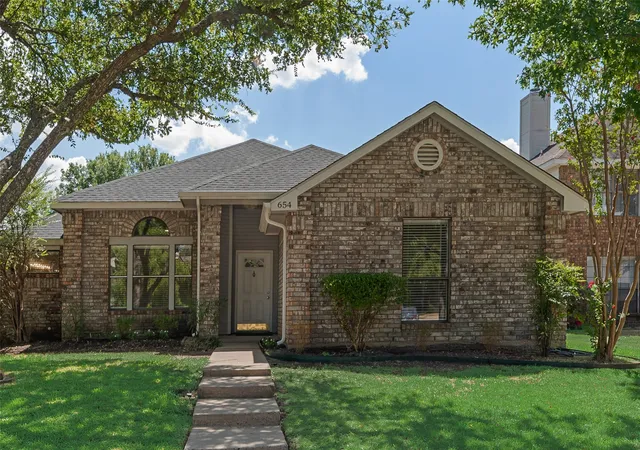 Photo 2 of Single family home for sale at 654 Spring St, Allen, TX 75002 | MLS# 21335266 | Listing updated on 2026-10-06