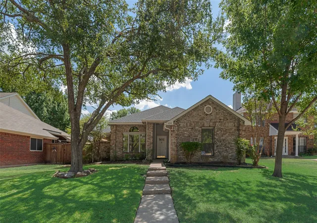 Photo 3 of Single family home for sale at 654 Spring St, Allen, TX 75002 | MLS# 21335266 | Listing updated on 2026-10-06