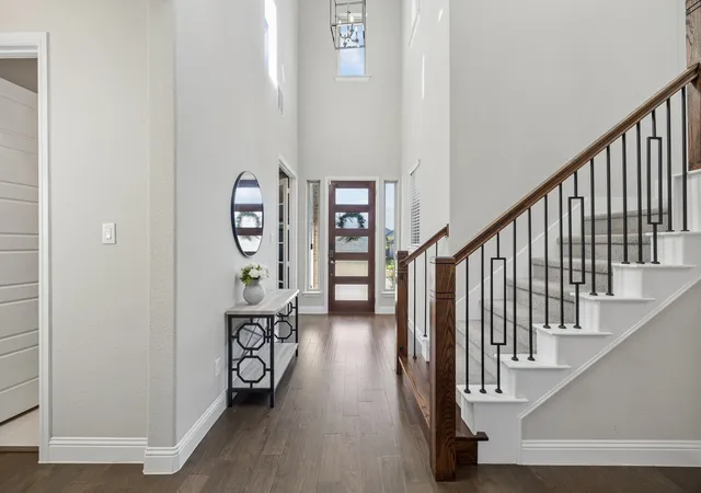 Photo 3 of Single family home for sale at 2270 English Ivy Rd, Frisco, TX 75033 | MLS# 21387416 | Listing updated on 2026-09-27