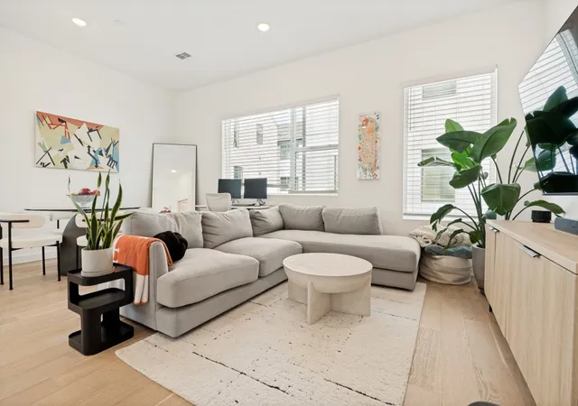 Photo 1 of Condo for sale at 427 W 10th Street #201, Dallas, TX 75208 | MLS# 21382027 | Listing updated on 2026-10-06