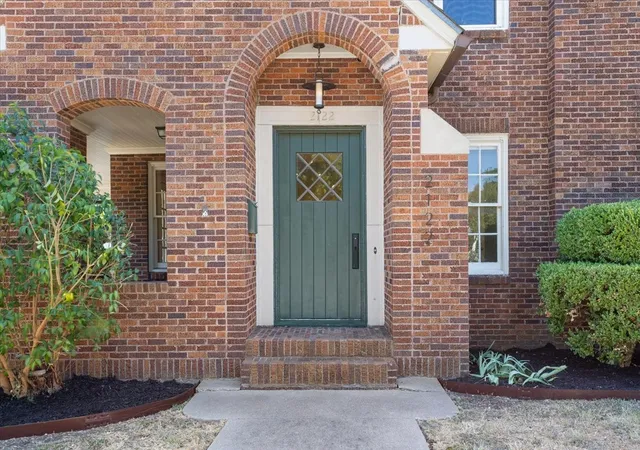 Photo 3 of Single family home for sale at 2122 Colcord Ave, Waco, TX 76707 | MLS# 21387157 | Listing updated on 2026-09-17