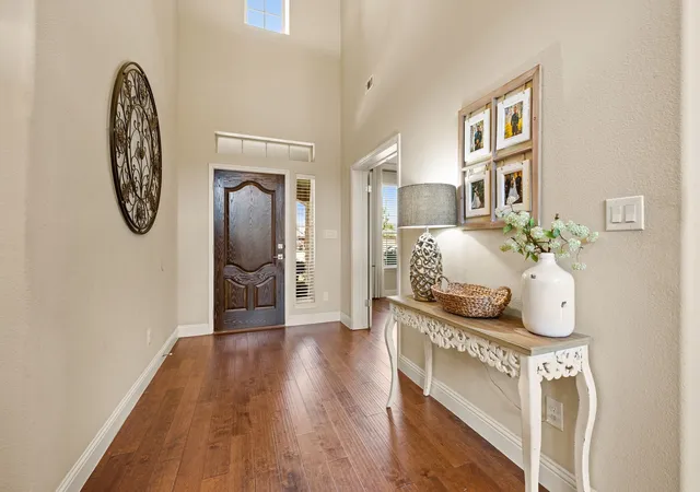 Photo 4 of Sale Pending at 325 Little John Ct, Fort Worth, TX 76179 | MLS# 21354122 | Listing updated on 2026-09-27