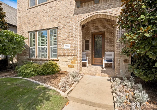 Photo 2 of Single family home for sale at 7304 San Saba Dr, Mc Kinney, TX 75070 | MLS# 21386873 | Listing updated on 2026-10-07