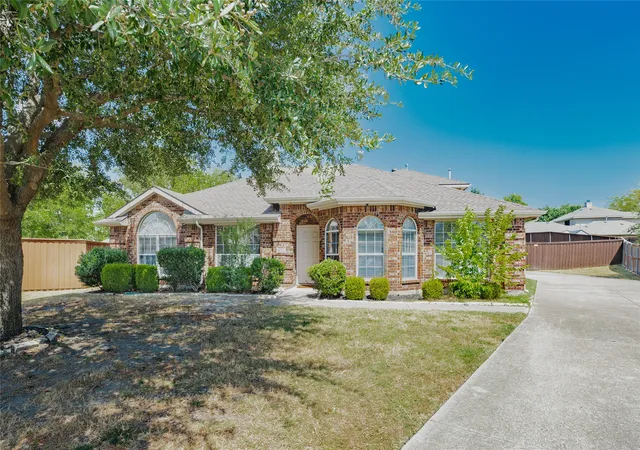 Photo 2 of Single family home for sale at 1606 Autumn Glen Ct, Wylie, TX 75098 | MLS# 21386953 | Listing updated on 2026-10-02