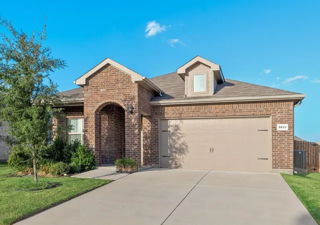 Photo 4 of Single family home for sale at 9621 Catclaw Ter, Crowley, TX 76036 | MLS# 21382588 | Listing updated on 2026-10-03