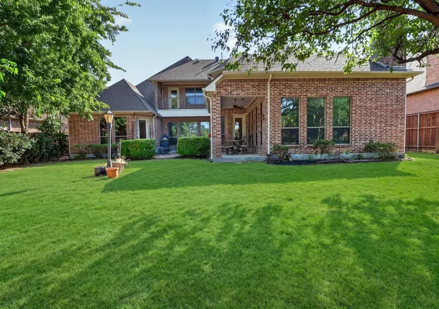 Photo 3 of Single family home for sale at 112 Winsley Cir, Mc Kinney, TX 75071 | MLS# 21388925 | Listing updated on 2026-09-17